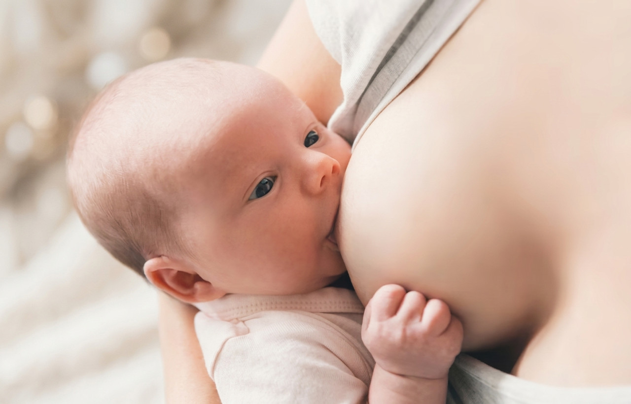 Supports Comfortable Breastfeeding